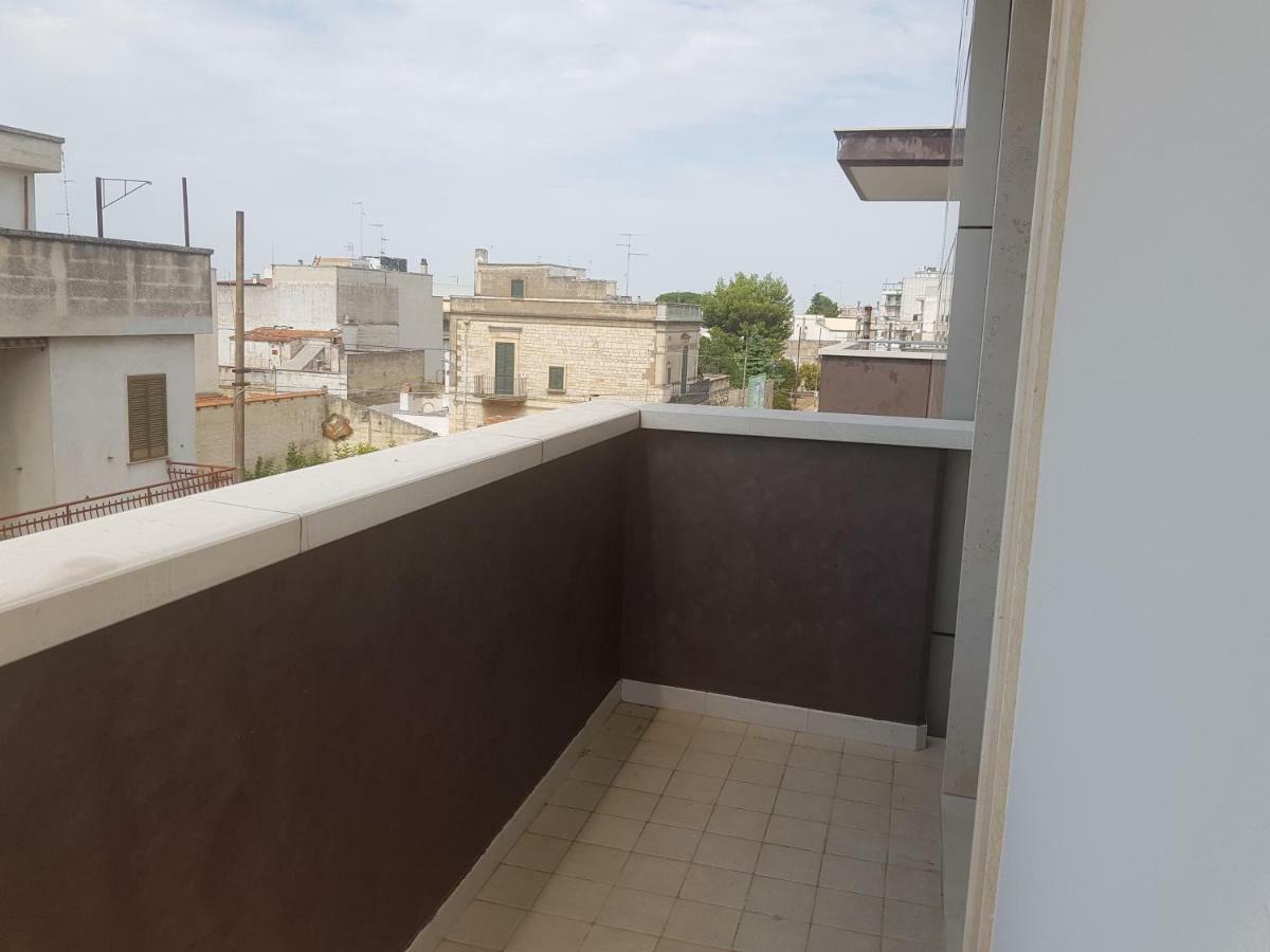 "La Casa Di Mariagrazia" Rooms Con Cucina Condivisa E Terrazza Sammichele Di Bari Værelse billede